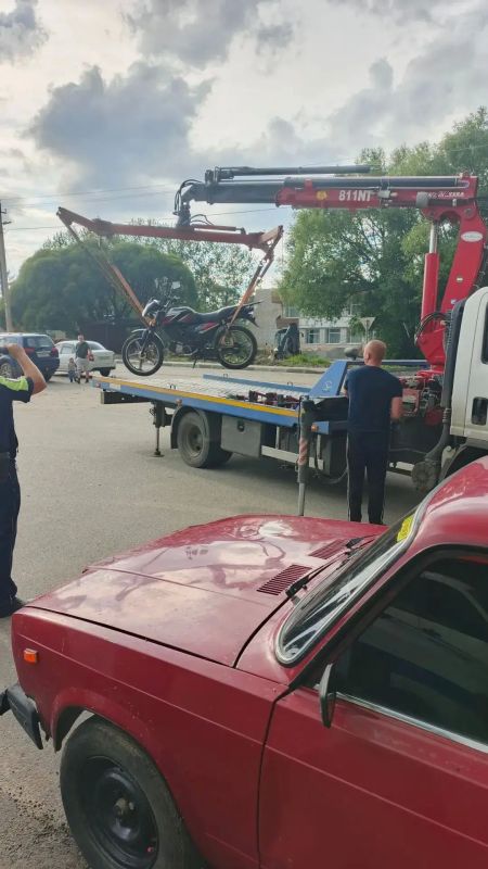 Сотрудники Госавтоинспекции Вологодского округа в вечернее время провели рейдовые мероприятия, направленные на выявление несовершеннолетних, управляющих двухколесными транспортными средствами, в том числе питбайками Сотрудники Госавтоинспекции Вологодского округа в вечернее время провели рейдовые мероприятия, направленные на выявление несовершеннолетних, управляющих двухколесными транспортными средствами, в том числе питбайками