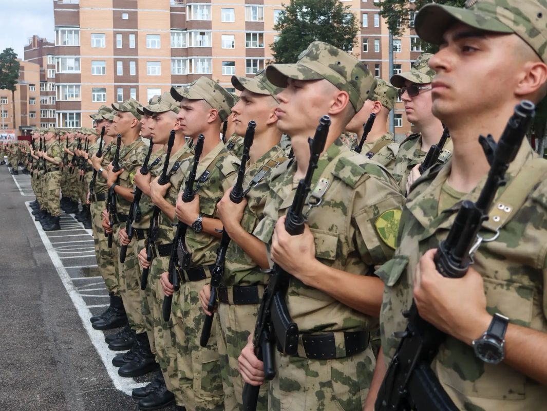 Поздравляем с принятием Военной присяги военнослужащих 33-й бригады оперативного назначения, морского отряда, полка и батальона по охране важных государственных объектов Северо-Западного округа Росгварии