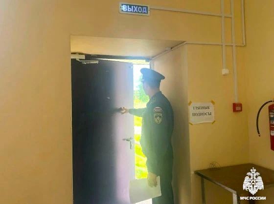 Готовность номер один. В Никольске в преддверии 1 сентября сотрудники МЧС России нагрянули с проверкой в одну из школ города Готовность номер один. В Никольске в преддверии 1 сентября сотрудники МЧС России нагрянули с проверкой в одну из школ города
