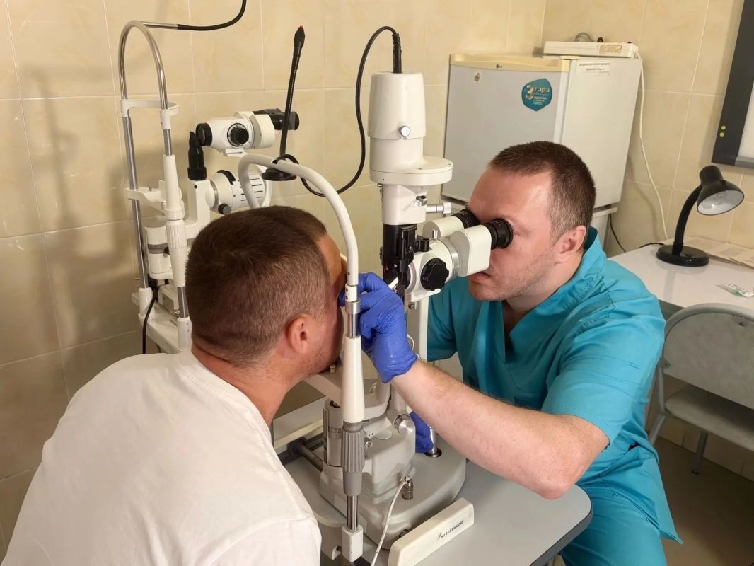 В областной офтальмологической больнице помогли вологжанину с травмой от болгарки