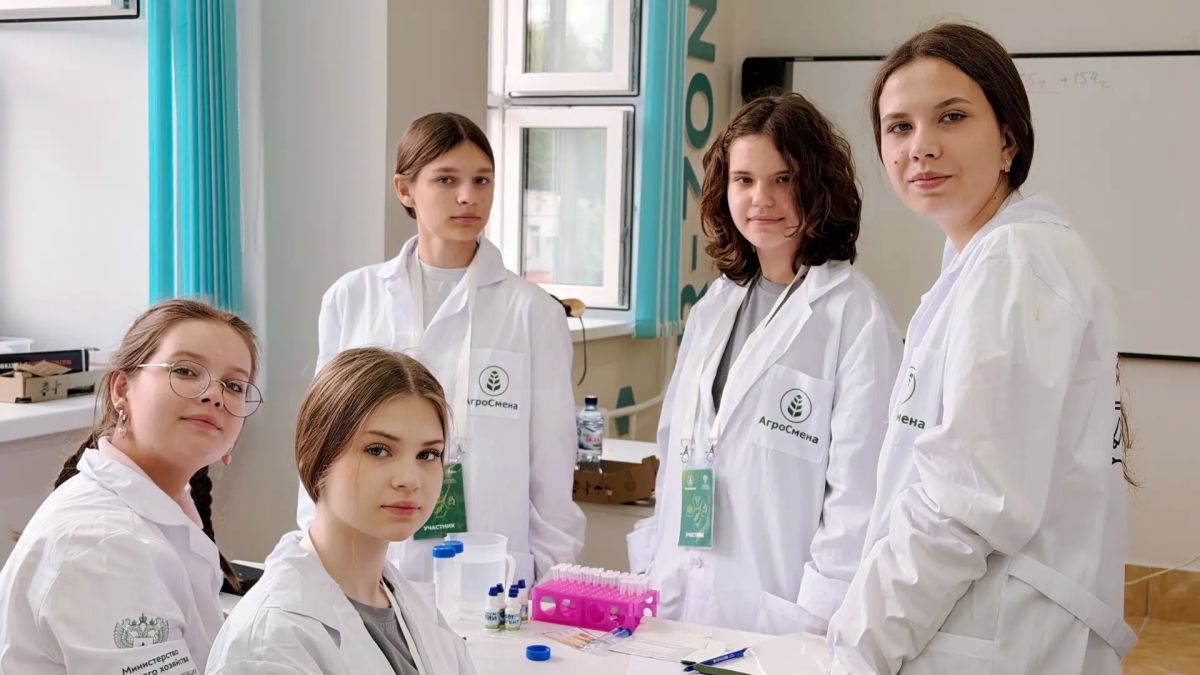 Студенты Института социальных и гуманитарных наук ВоГУ стали кураторами-вожатыми на всероссийском образовательном интенсиве для школьников «АгроСмена» Студенты Института социальных и гуманитарных наук ВоГУ стали кураторами-вожатыми на всероссийском образовательном интенсиве для школьников «АгроСмена»