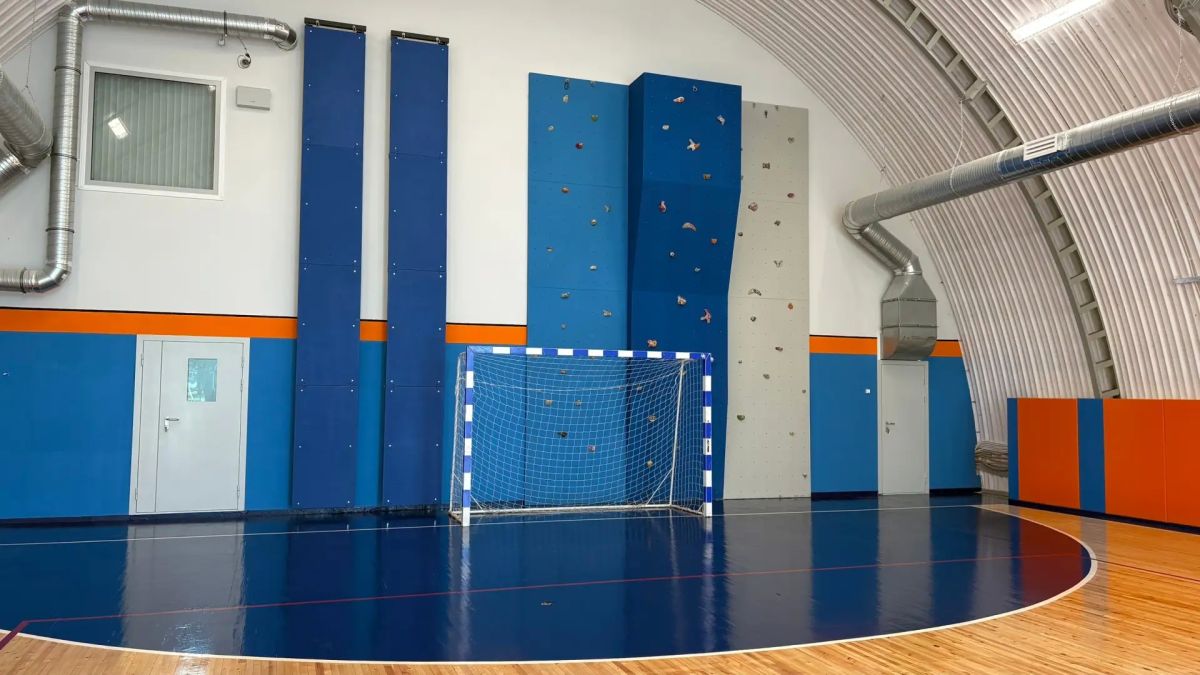 Спортивный зал в образовательном центре-кадетской школе «Корабелы Прионежья» готов к новому учебному году Спортивный зал в образовательном центре-кадетской школе «Корабелы Прионежья» готов к новому учебному году