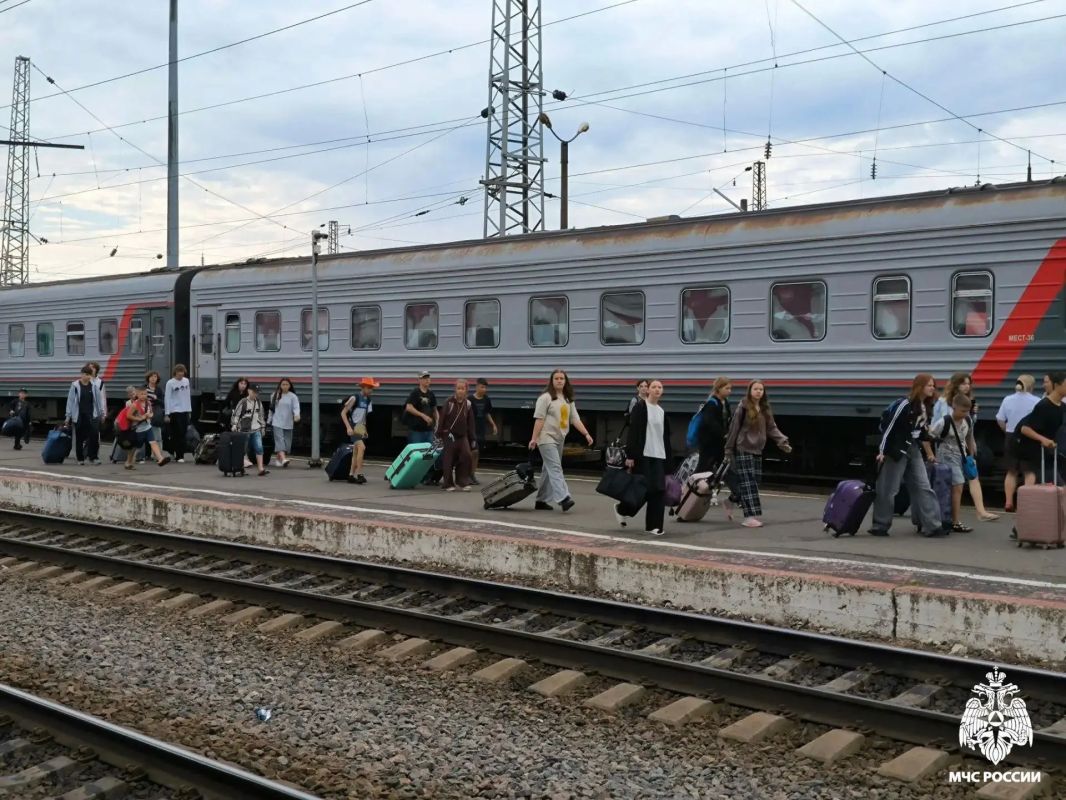 Вологодские спасатели встретили детей из Алчевска Вологодские спасатели встретили детей из Алчевска