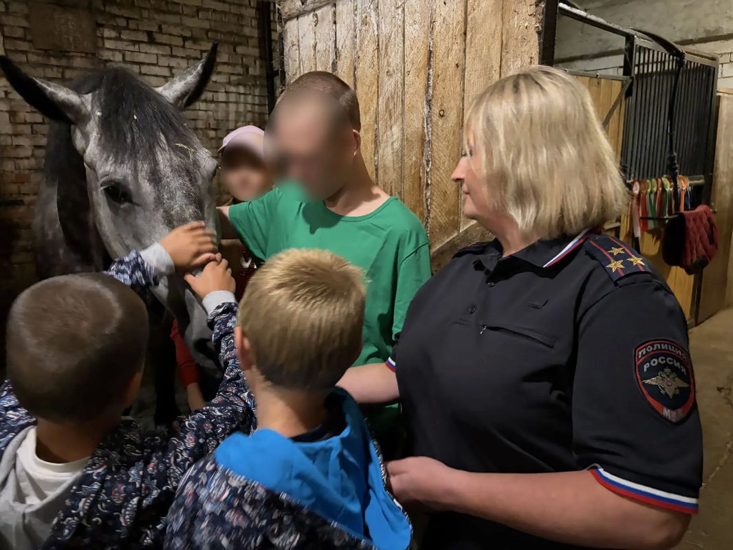 Воспитанники ЦВСНП побывали в конно-спортивном клубе Воспитанники ЦВСНП побывали в конно-спортивном клубе