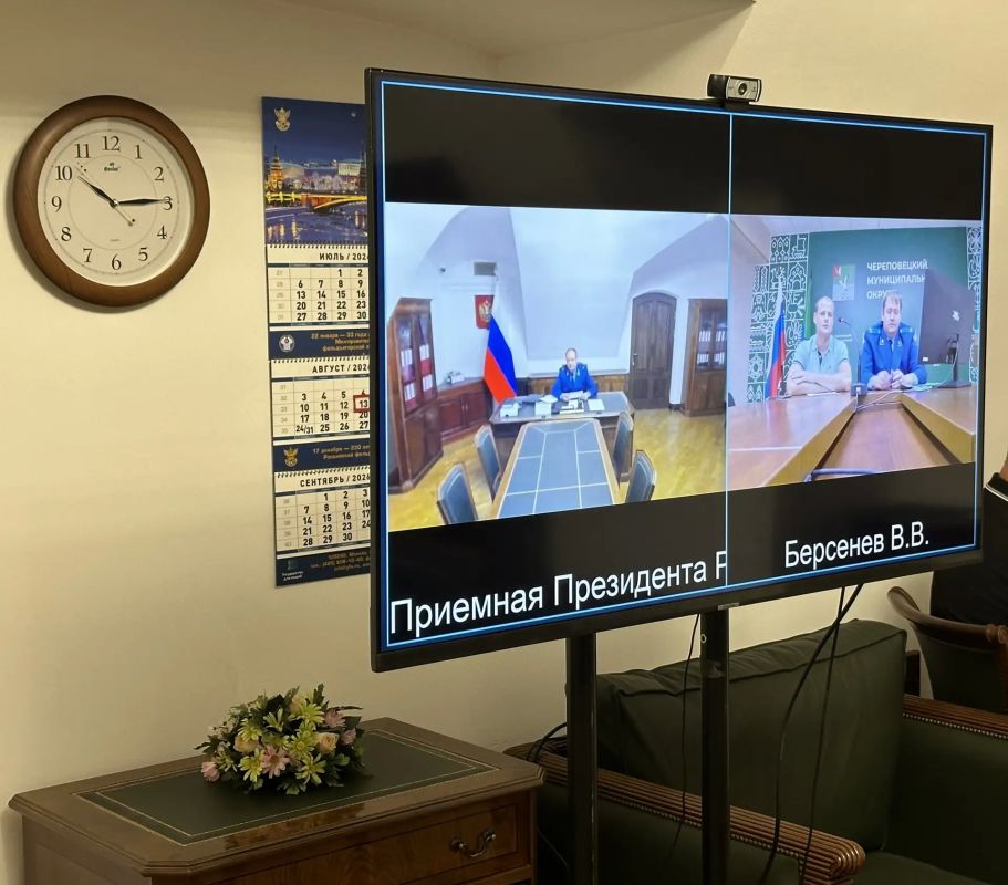 Прокурор области Андрей Тимошичев принял граждан в приемной Президента Российской Федерации в Вологодской области Прокурор области Андрей Тимошичев принял граждан в приемной Президента Российской Федерации в Вологодской области