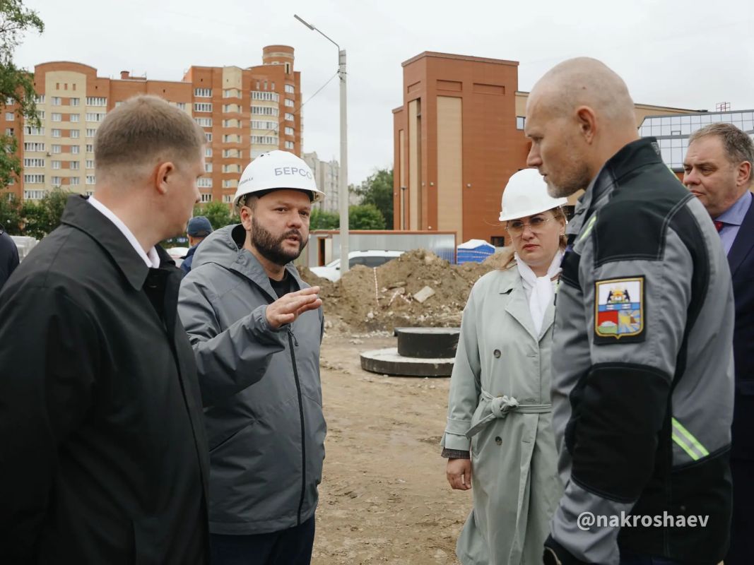 Андрей Накрошаев: Площадь Химиков отремонтируем уже в этом году Андрей Накрошаев: Площадь Химиков отремонтируем уже в этом году