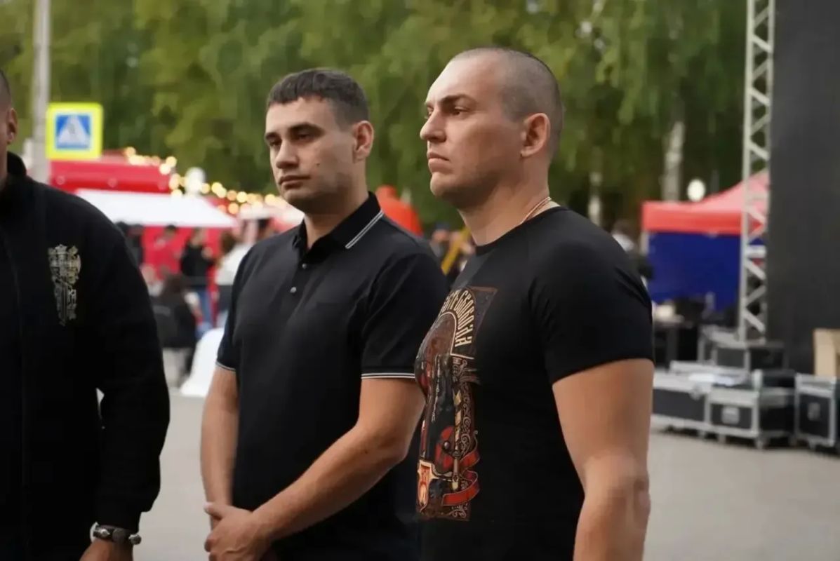 Георгий Филимонов: Перед началом фестиваля «Рэп на Руси» в Кириллове пообщался с участниками — Кириллом Макеевым (МК 5.45), Романом Жиганом и группой «Родная речь», а также нашим давним другом Михаилом Маваши Георгий Филимонов: Перед началом фестиваля «Рэп на Руси» в Кириллове пообщался с участниками — Кириллом Макеевым (МК 5.45), Романом Жиганом и группой «Родная речь», а также нашим давним другом Михаилом Маваши