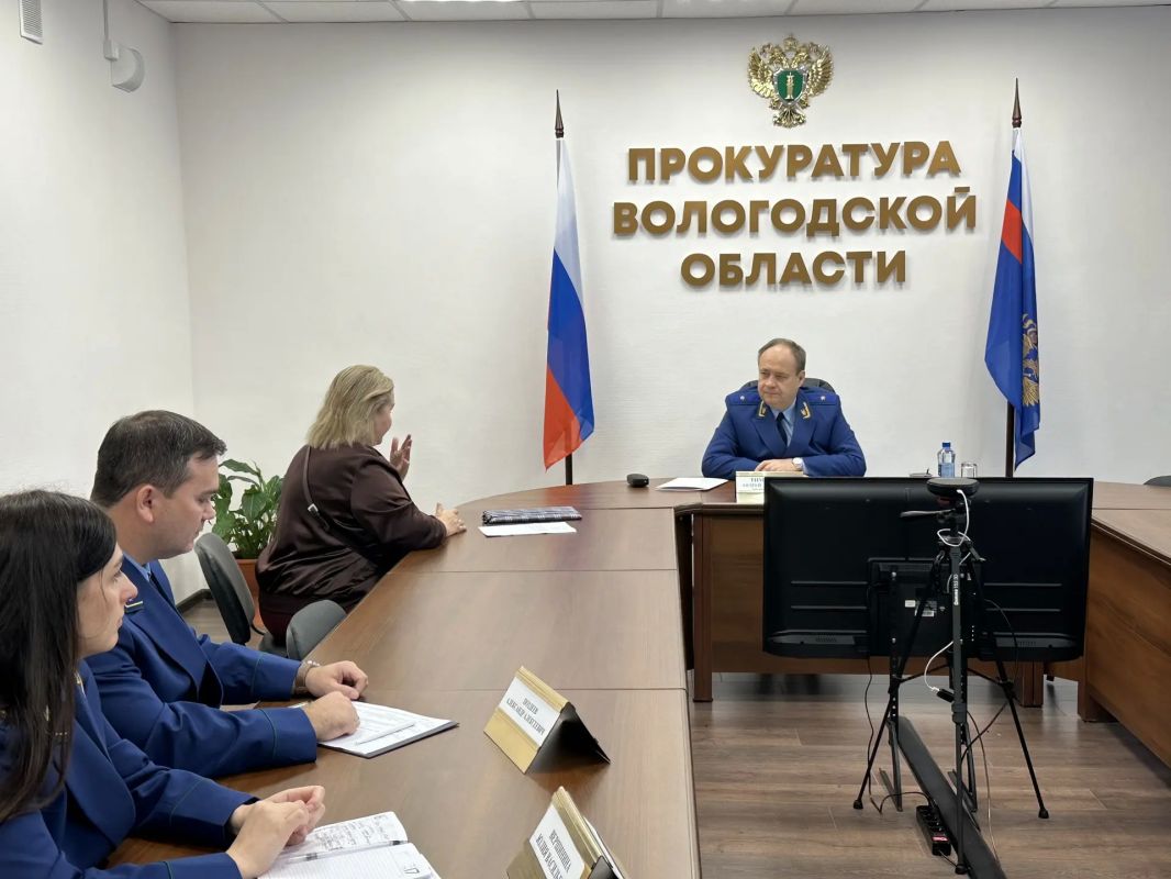 Прокурор Вологодской области Андрей Тимошичев провел личный прием членов семей участников специальной военной операции Прокурор Вологодской области Андрей Тимошичев провел личный прием членов семей участников специальной военной операции