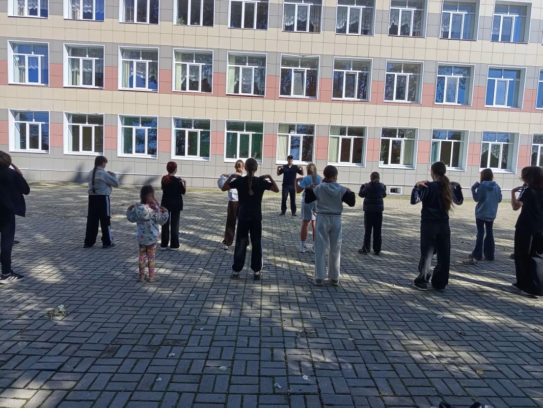 Зарядились энергией вместе с "Зарядкой со стражем порядка"! Зарядились энергией вместе с "Зарядкой со стражем порядка"!