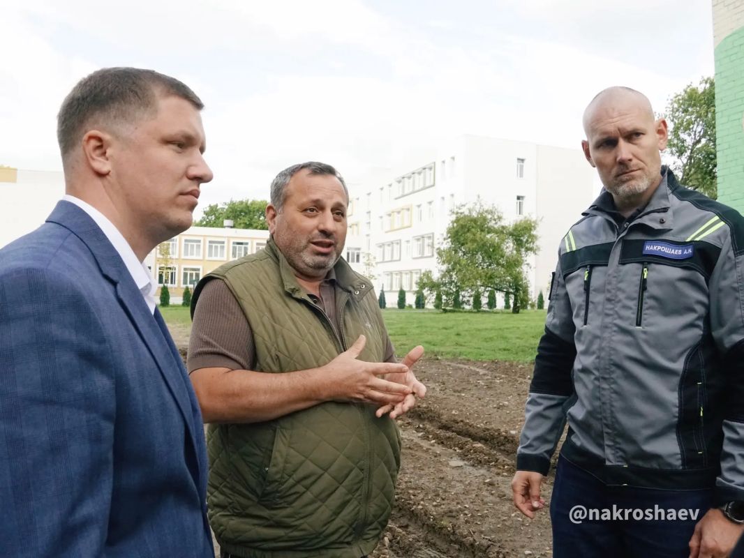 Андрей Накрошаев: Не только двор: обустраиваем подъезды к школам и дополнительную парковку Андрей Накрошаев: Не только двор: обустраиваем подъезды к школам и дополнительную парковку