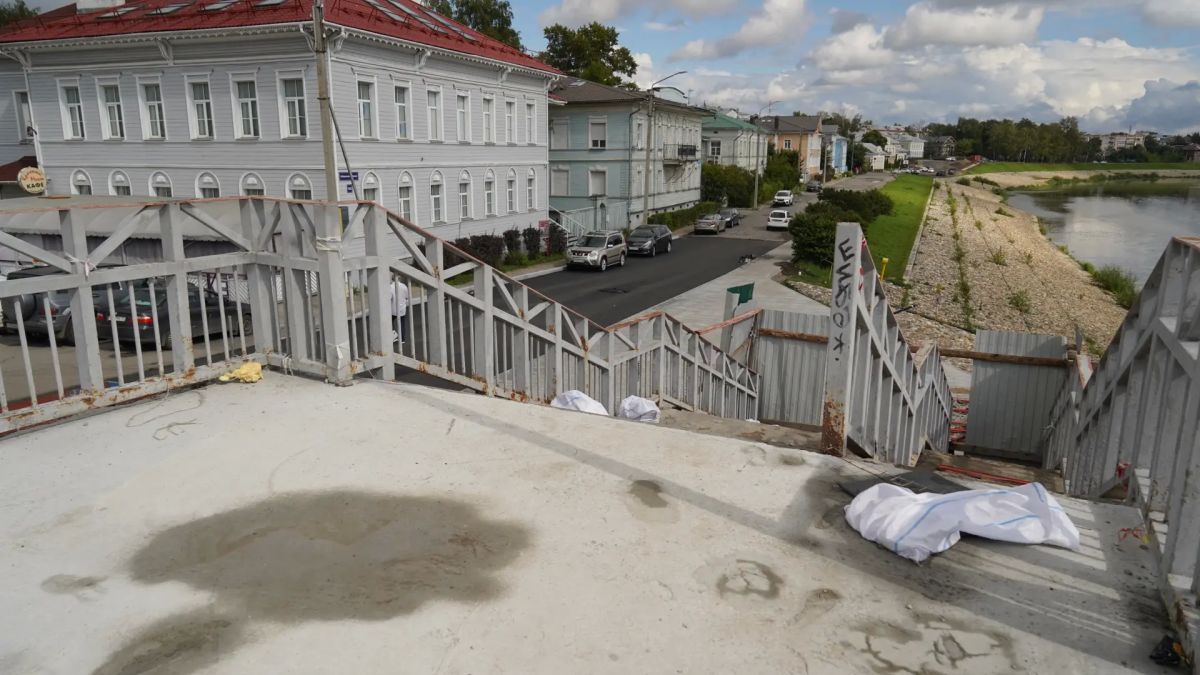 Ремонт Красного моста продолжается в Вологде Ремонт Красного моста продолжается в Вологде