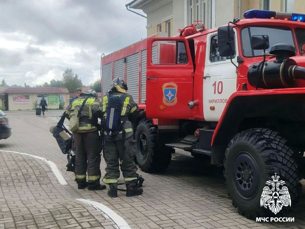 На избирательном участке Кирилловского округа проведена тренировка при возникновении нештатных ситуаций На избирательном участке Кирилловского округа проведена тренировка при возникновении нештатных ситуаций