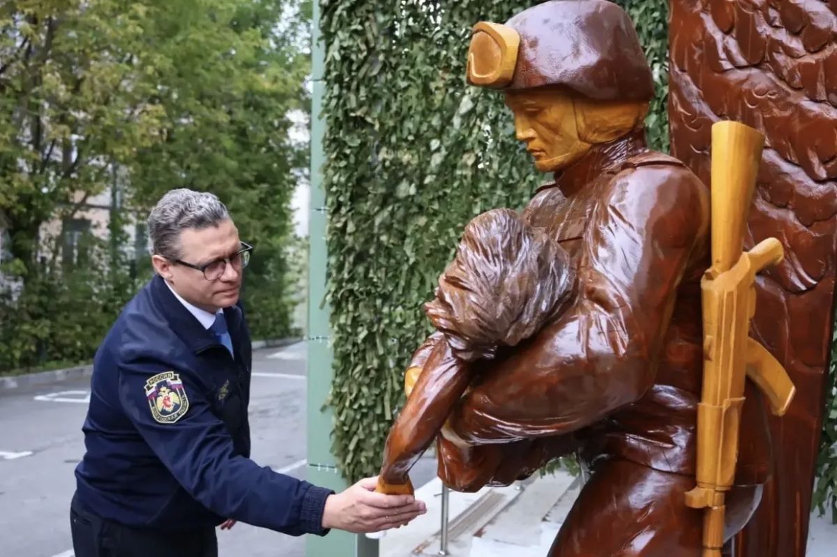 Георгий Филимонов: Деревянную скульптуру установили возле Дома СВО в Череповце Георгий Филимонов: Деревянную скульптуру установили возле Дома СВО в Череповце