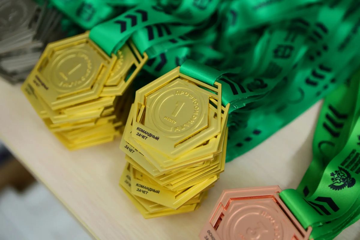 Победителей и призеров чемпионата «Профессионалы» наградили в Калуге Победителей и призеров чемпионата «Профессионалы» наградили в Калуге