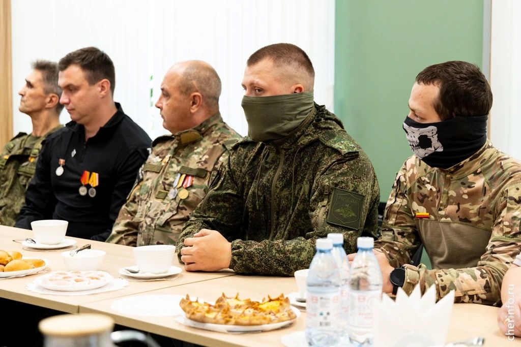 Андрей Накрошаев: Губернатор Георгий Юрьевич Филимонов вручил ордена войнам СВО Андрей Накрошаев: Губернатор Георгий Юрьевич Филимонов вручил ордена войнам СВО