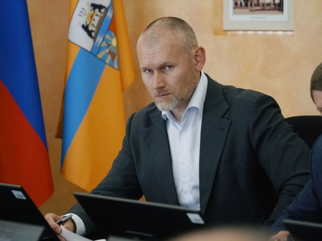 Андрей Накрошаев: На Октябрьском мосту меняем исполнителя, подрядчик ответит за срыв сроков ремонта Андрей Накрошаев: На Октябрьском мосту меняем исполнителя, подрядчик ответит за срыв сроков ремонта