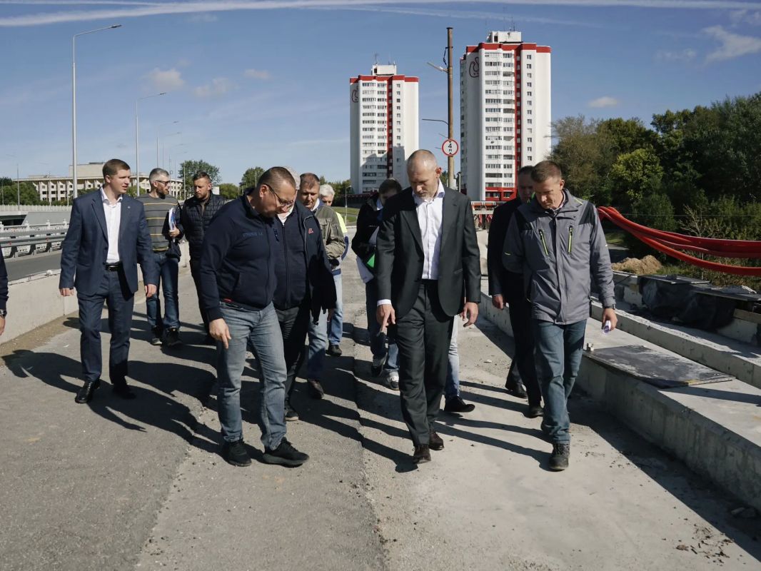 Андрей Накрошаев: На Октябрьском мосту меняем исполнителя, подрядчик ответит за срыв сроков ремонта Андрей Накрошаев: На Октябрьском мосту меняем исполнителя, подрядчик ответит за срыв сроков ремонта