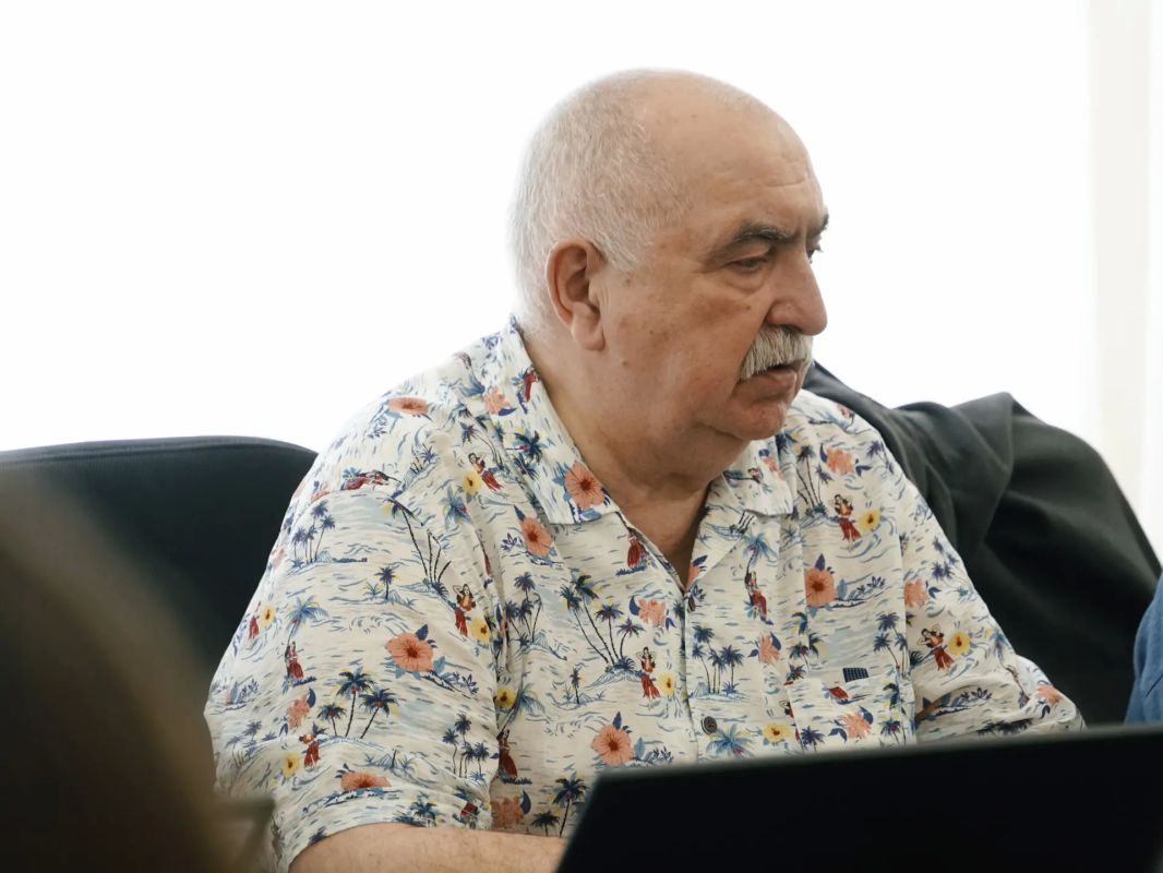 Андрей Накрошаев: На Октябрьском мосту меняем исполнителя, подрядчик ответит за срыв сроков ремонта Андрей Накрошаев: На Октябрьском мосту меняем исполнителя, подрядчик ответит за срыв сроков ремонта