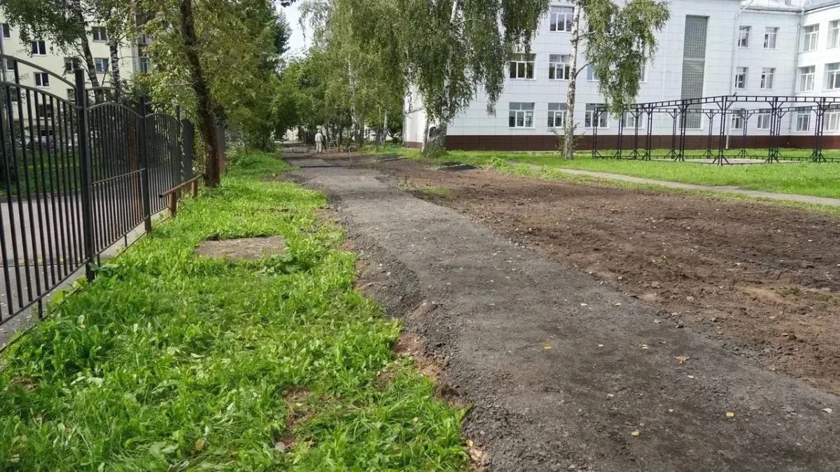 Проверил готовность обновлённых школ к новому учебному году. Проверил готовность обновлённых школ к новому учебному году.