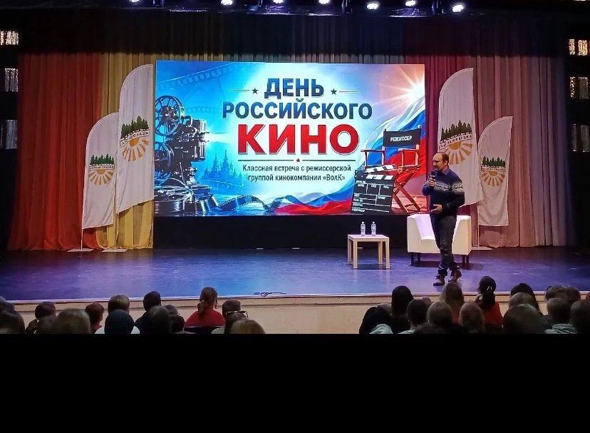 Школьник из Алчевска получил велосипед за участие в конкурсе «Безопасное колесо» Школьник из Алчевска получил велосипед за участие в конкурсе «Безопасное колесо»