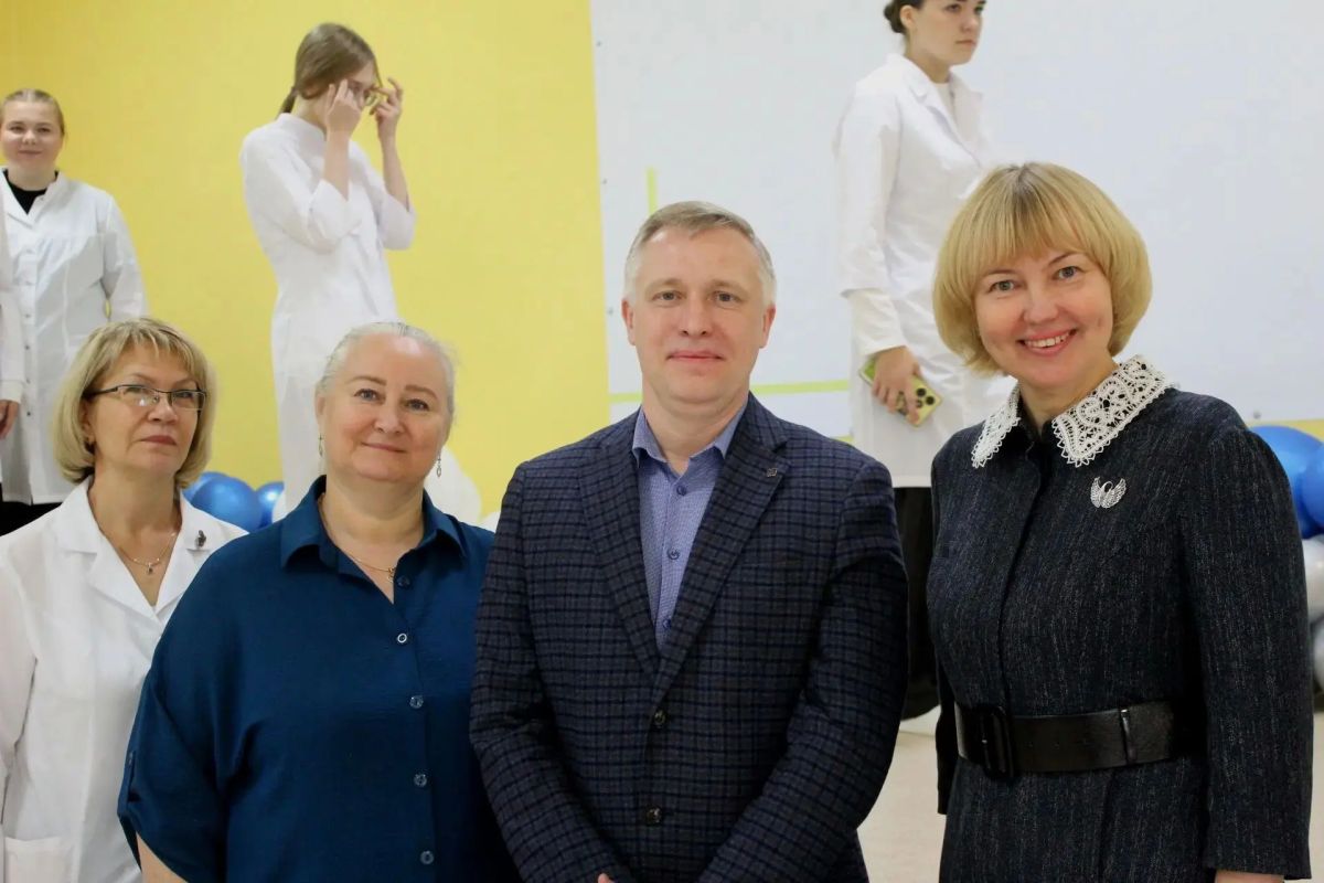 Торжественные линейки прошли в медицинских колледжах Череповца и Великого Устюга Торжественные линейки прошли в медицинских колледжах Череповца и Великого Устюга
