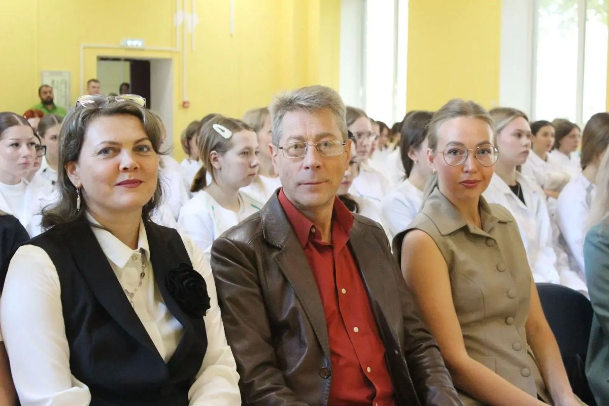Торжественные линейки прошли в медицинских колледжах Череповца и Великого Устюга Торжественные линейки прошли в медицинских колледжах Череповца и Великого Устюга