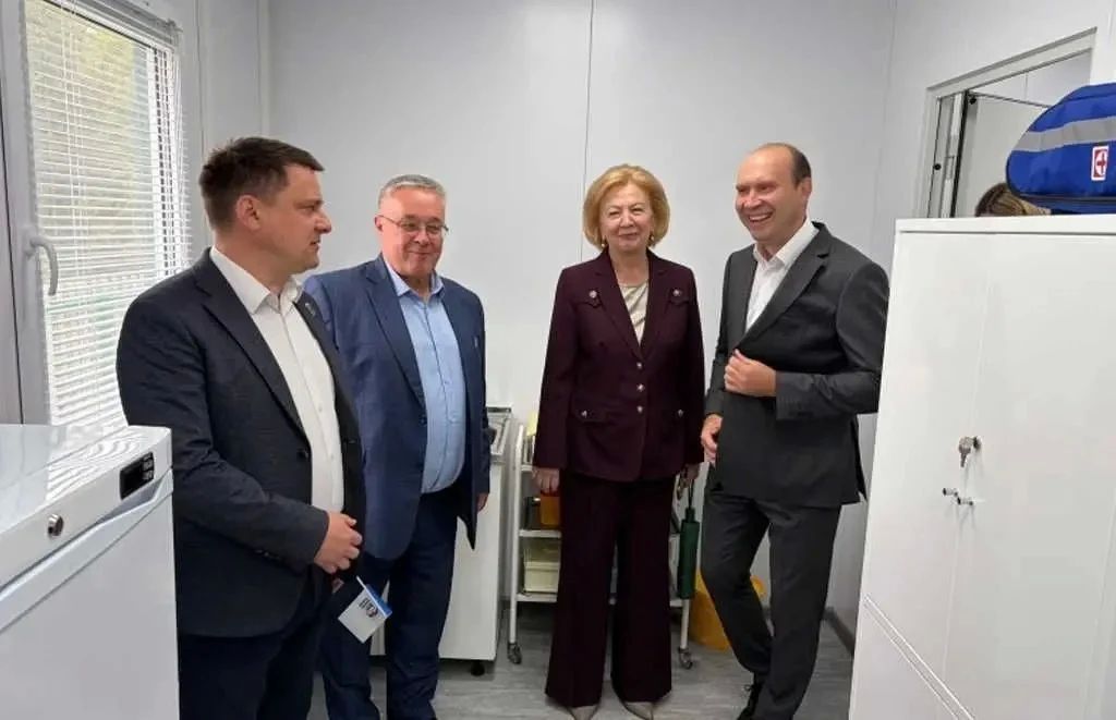 Модельную библиотеку и современный ФАП открыли в Харовском округе Модельную библиотеку и современный ФАП открыли в Харовском округе