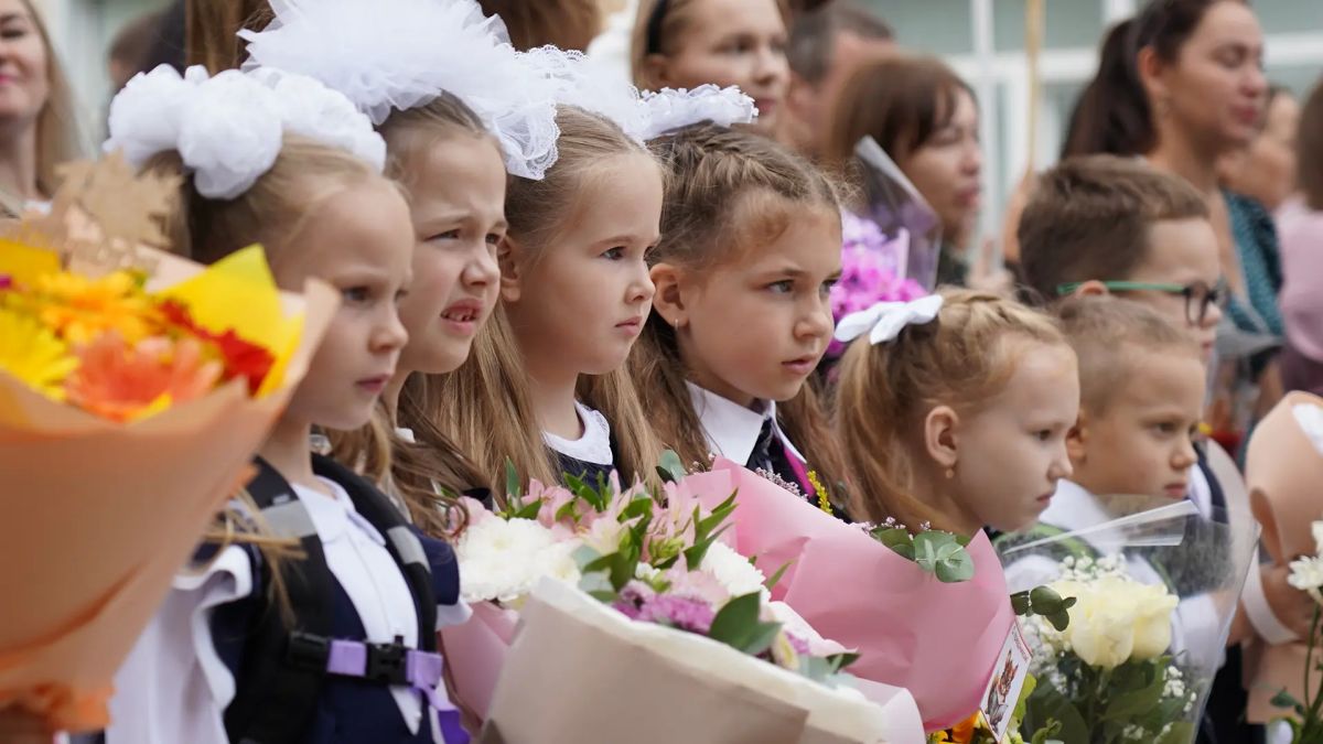 Сегодня в образовательных организациях Вологодской области проходят торжественные линейки, посвящённые Дню знаний! Сегодня в образовательных организациях Вологодской области проходят торжественные линейки, посвящённые Дню знаний!