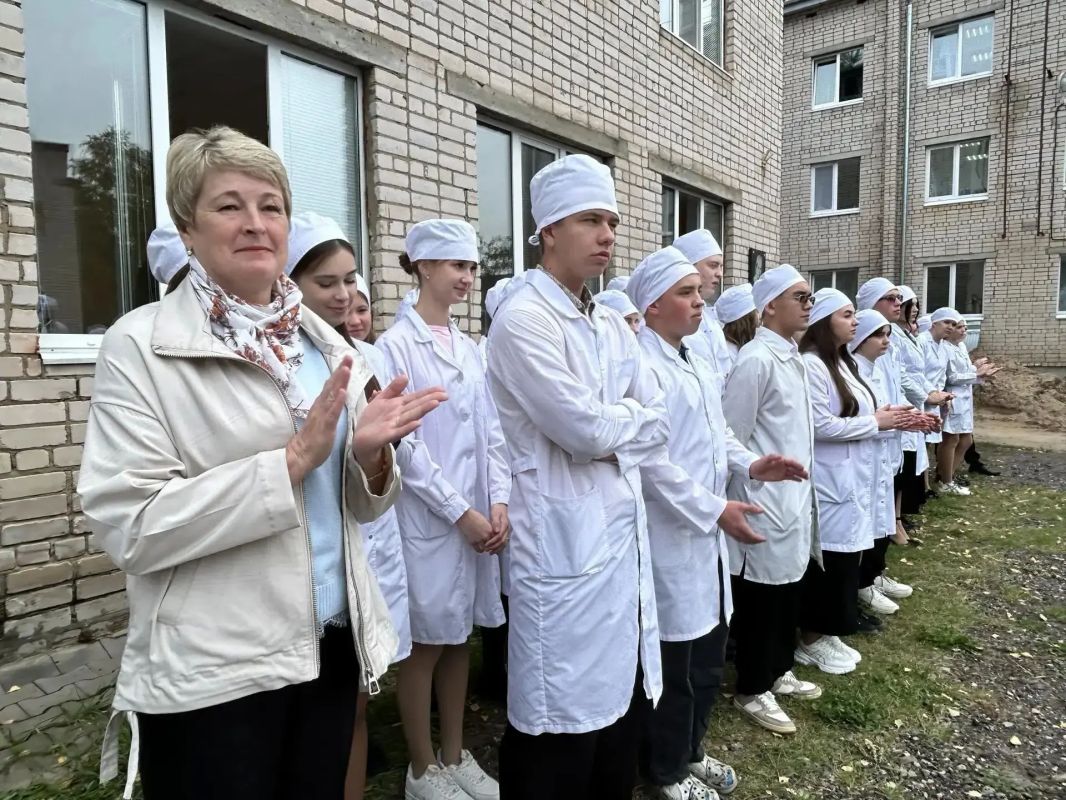 Торжественные линейки прошли в медицинских колледжах Череповца и Великого Устюга Торжественные линейки прошли в медицинских колледжах Череповца и Великого Устюга