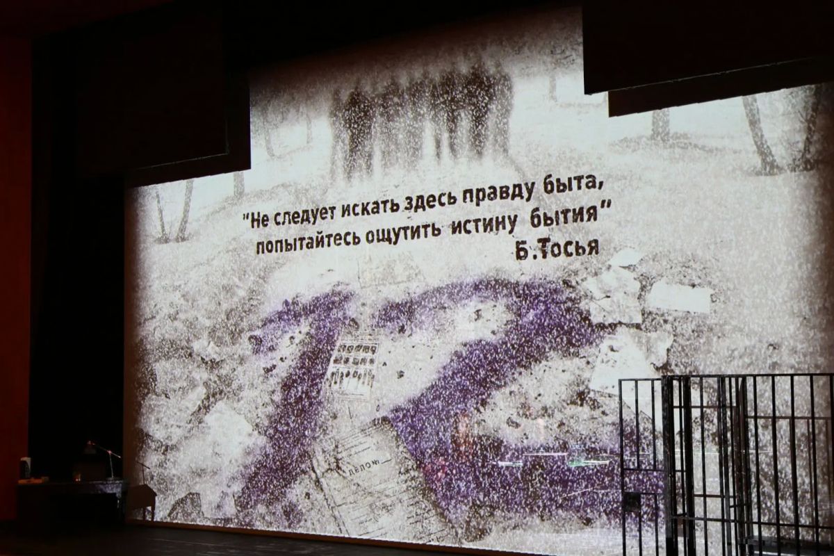 Георгий Филимонов: Спектакль Никиты Михалкова «12» сейчас идёт на сцене Вологодского драматического театра Георгий Филимонов: Спектакль Никиты Михалкова «12» сейчас идёт на сцене Вологодского драматического театра