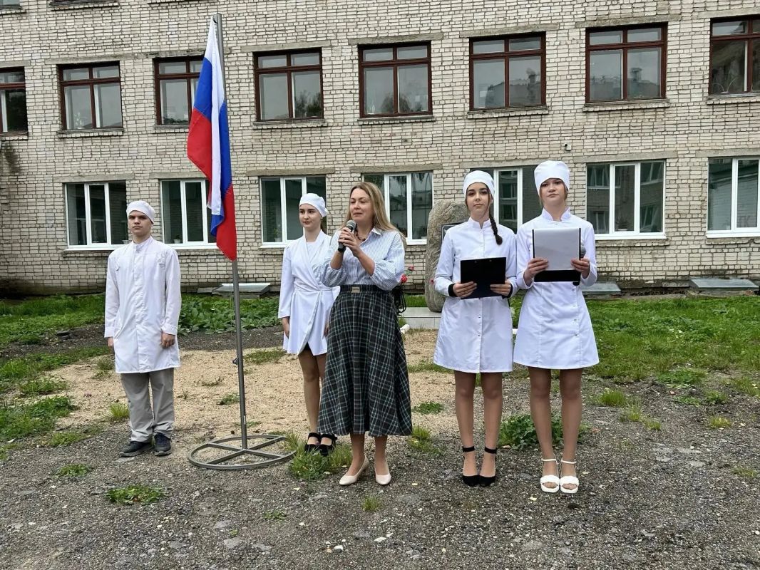 Торжественные линейки прошли в медицинских колледжах Череповца и Великого Устюга Торжественные линейки прошли в медицинских колледжах Череповца и Великого Устюга