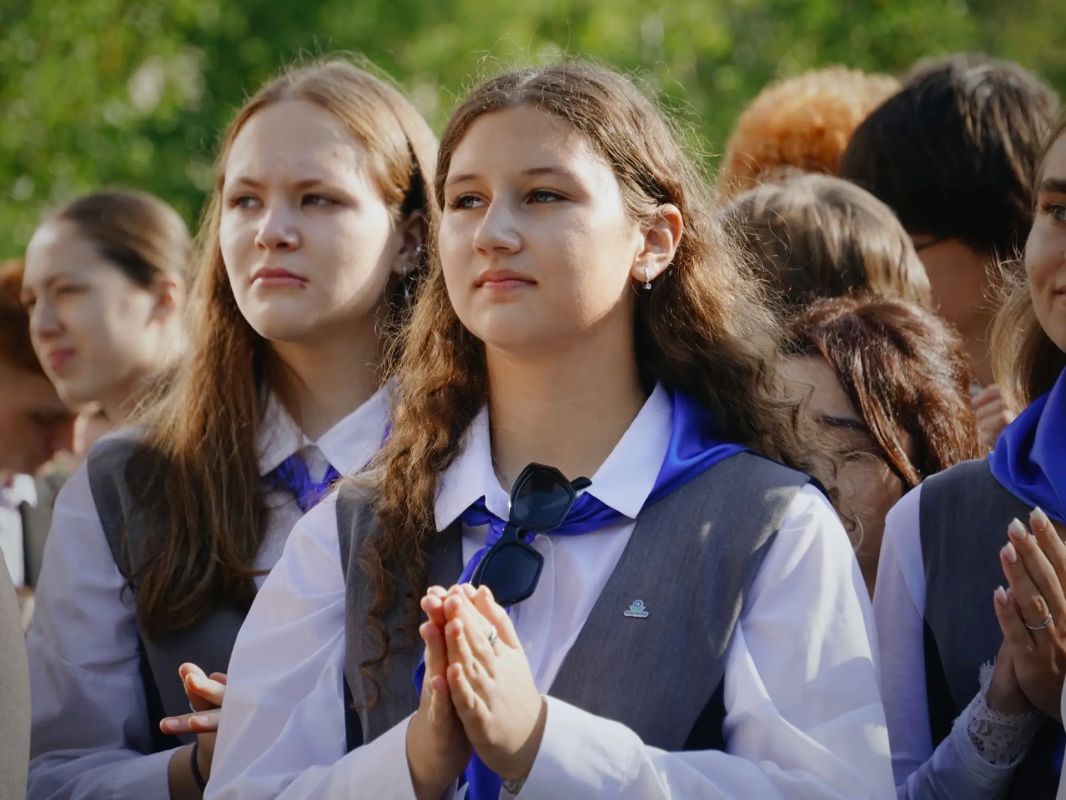 Сегодня в образовательных организациях Вологодской области проходят торжественные линейки, посвящённые Дню знаний! Сегодня в образовательных организациях Вологодской области проходят торжественные линейки, посвящённые Дню знаний!
