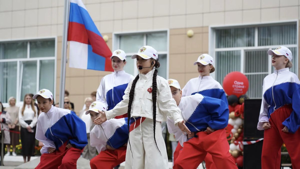 Сегодня в образовательных организациях Вологодской области проходят торжественные линейки, посвящённые Дню знаний! Сегодня в образовательных организациях Вологодской области проходят торжественные линейки, посвящённые Дню знаний!