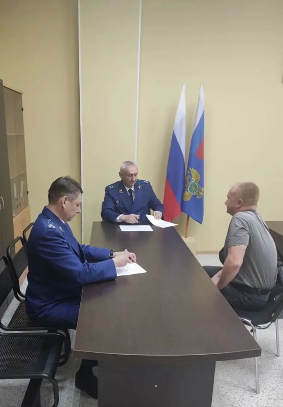Заместитель прокурора области Виталий Пацан провел личный прием жителей Сокольского округа Заместитель прокурора области Виталий Пацан провел личный прием жителей Сокольского округа
