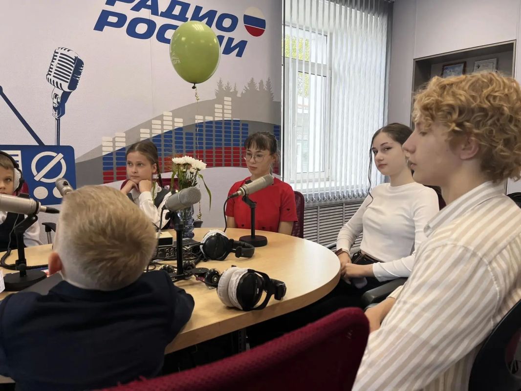 Эфир на «Радио России» накануне был традиционно посвящён Дню знаний Эфир на «Радио России» накануне был традиционно посвящён Дню знаний