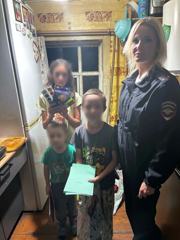 Добрые дела полиции: «Помоги пойти учиться» Добрые дела полиции: «Помоги пойти учиться»