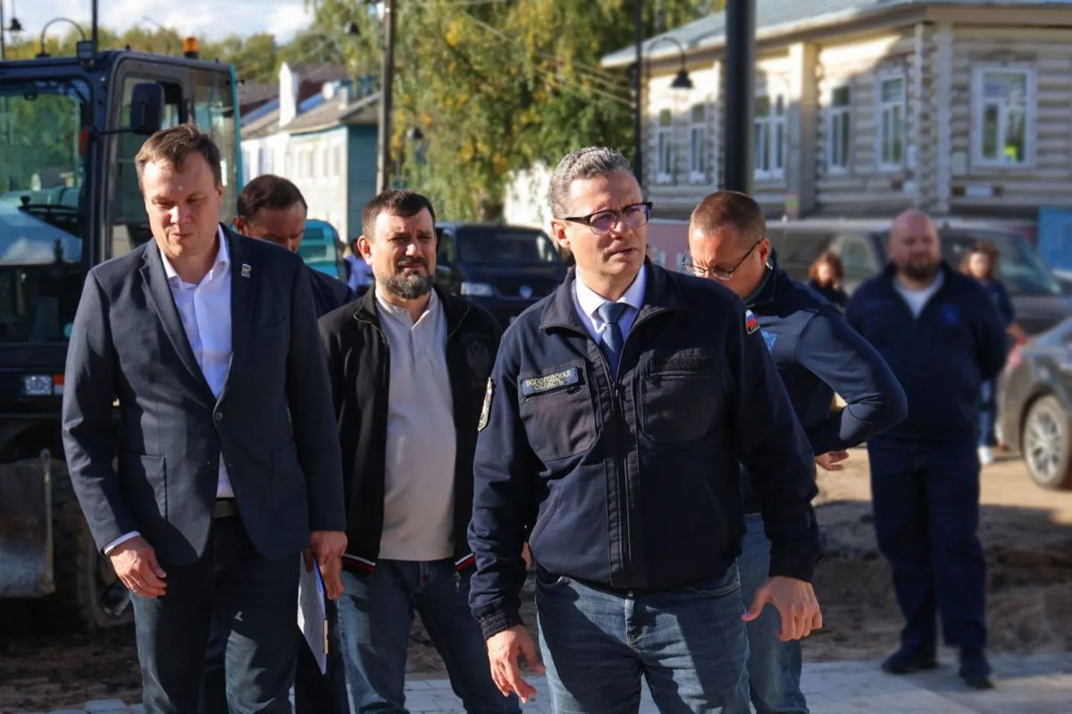 Георгий Филимонов: Продолжили осмотр на Советском проспекте, где воплощаем масштабный проект благоустройства Георгий Филимонов: Продолжили осмотр на Советском проспекте, где воплощаем масштабный проект благоустройства