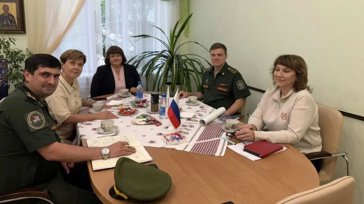 Военные следователи провели рабочую встречу с представителями Государственного фонда поддержки участников специальной военной операции «Защитники Отечества» Военные следователи провели рабочую встречу с представителями Государственного фонда поддержки участников специальной военной операции «Защитники Отечества»
