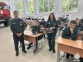 С первых дней нового учебного года сотрудники МЧС России проводят уроки у подрастающего поколения