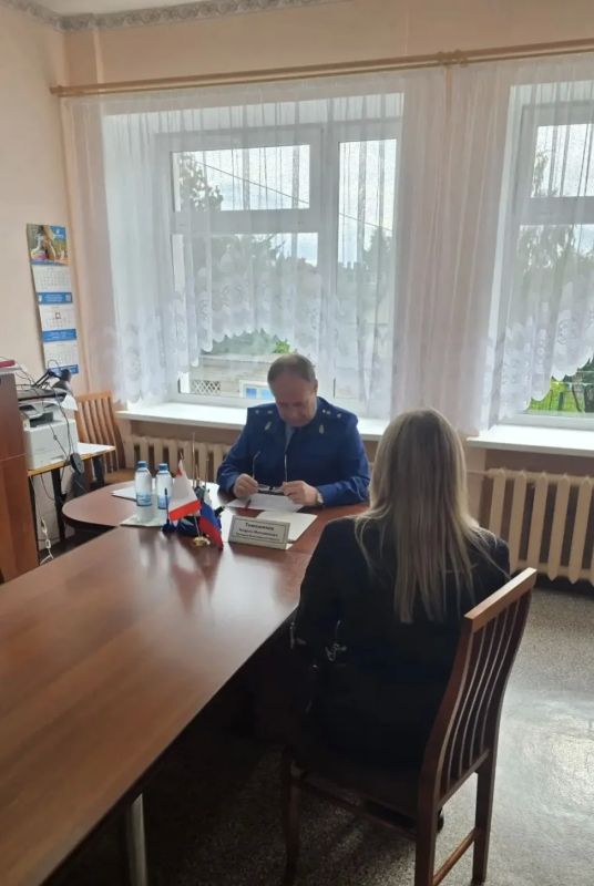 Прокурор Вологодской области Андрей Тимошичев провел личный прием жителей Шекснинского округа Прокурор Вологодской области Андрей Тимошичев провел личный прием жителей Шекснинского округа