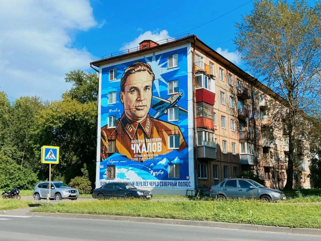 В Череповце появились ещё 15 муралов В Череповце появились ещё 15 муралов