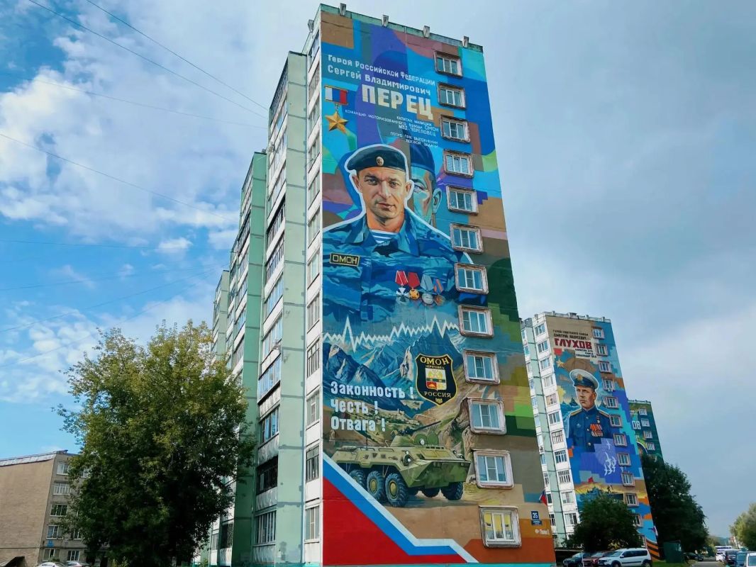 В Череповце появились ещё 15 муралов В Череповце появились ещё 15 муралов