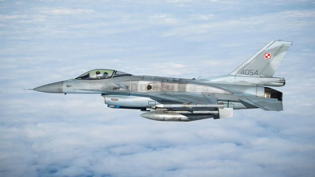 Польский F-16 едва не сбил украинский МиГ-29 во время залета на территорию Польши российской крылатой ракеты Х-101 30 июня, заявил командующий Оперативного командования ВС Польши генерал-майор Иренеуш Новак