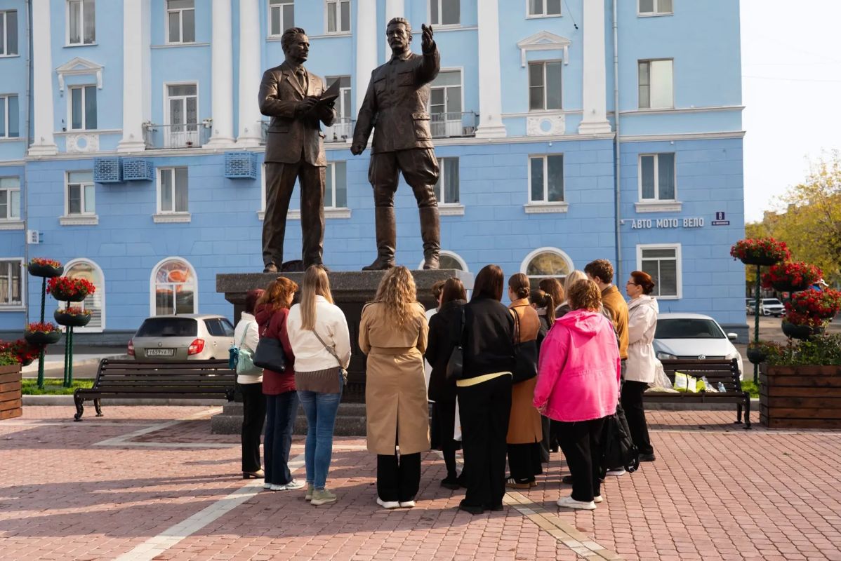 Андрей Накрошаев: В Череповце запустили новый пеший маршрут «Парк советского периода» Андрей Накрошаев: В Череповце запустили новый пеший маршрут «Парк советского периода»