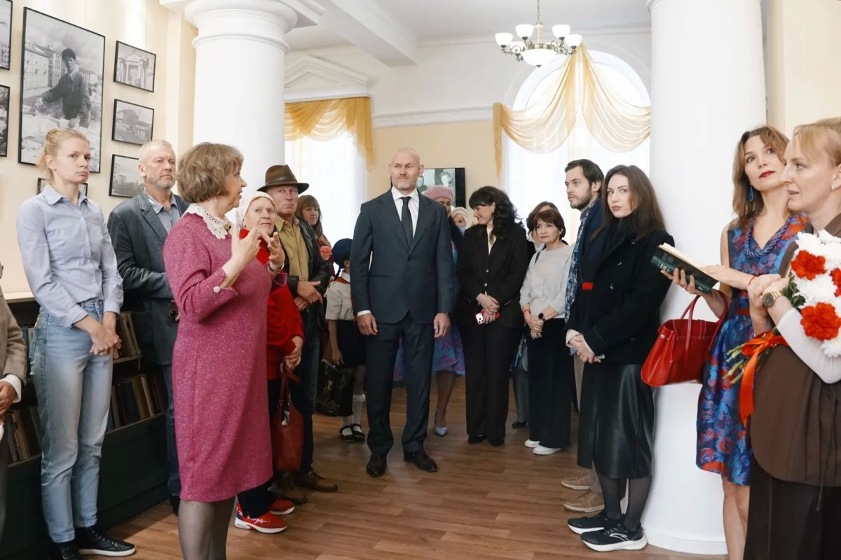 Андрей Накрошаев: Новая жизнь старейшей библиотеки Череповца: открыли библиотеку №2 после ремонта Андрей Накрошаев: Новая жизнь старейшей библиотеки Череповца: открыли библиотеку №2 после ремонта