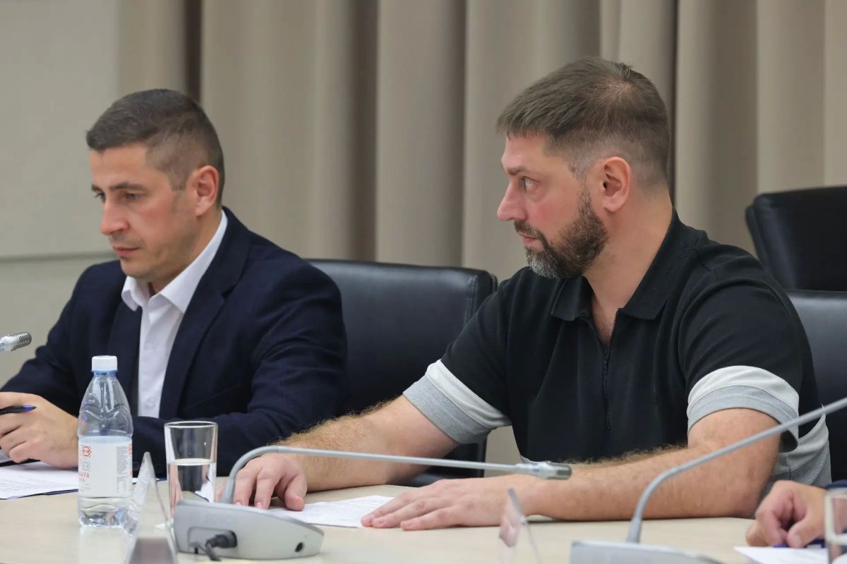 Георгий Филимонов: К концу сентября завершим реконструкцию восточной трибуны стадиона «Динамо» в Вологде Георгий Филимонов: К концу сентября завершим реконструкцию восточной трибуны стадиона «Динамо» в Вологде