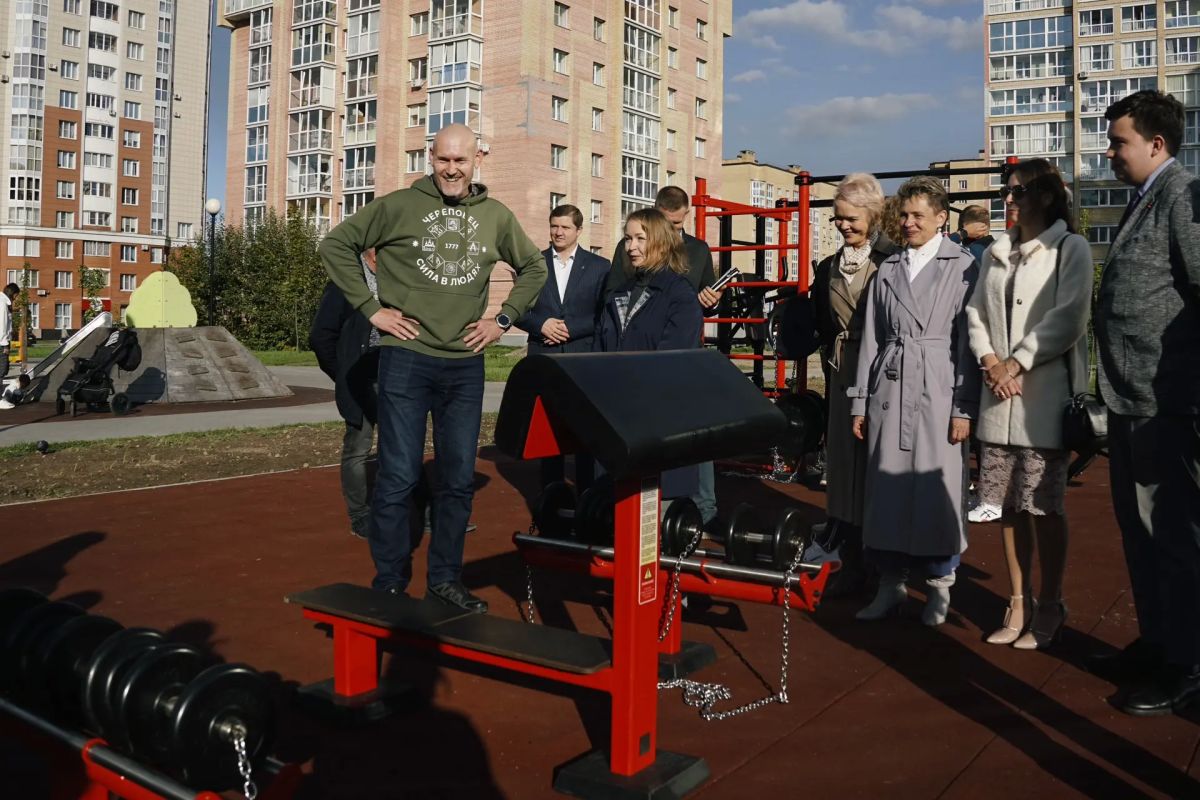 Андрей Накрошаев: В Череповце впервые установили профессиональные спортивные тренажеры под открытым небом Андрей Накрошаев: В Череповце впервые установили профессиональные спортивные тренажеры под открытым небом