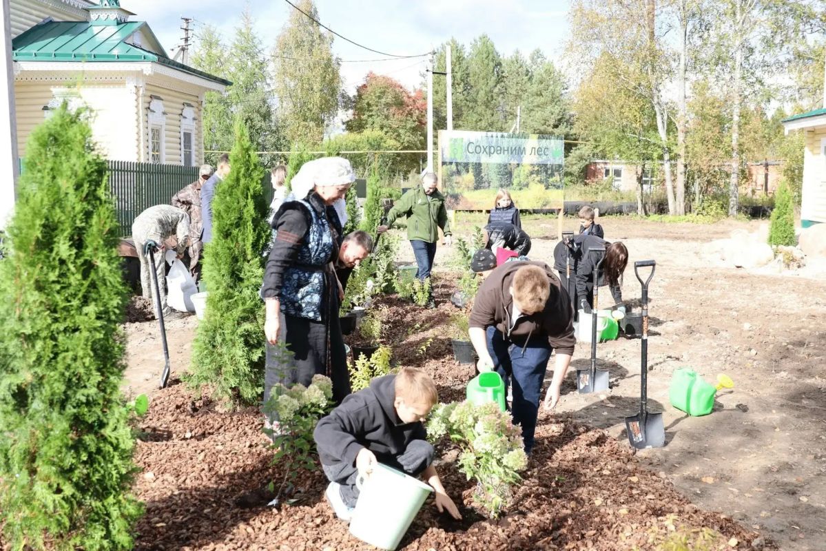 В Грязовецком округе благоустроили территорию Арсениево-Комельского монастыря В Грязовецком округе благоустроили территорию Арсениево-Комельского монастыря