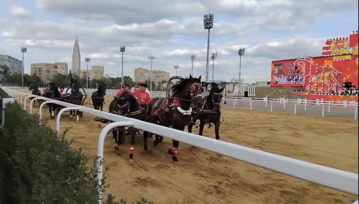 Георгий Филимонов: Вологодская тройка выступила на торжественном открытии Центрального московского ипподрома Георгий Филимонов: Вологодская тройка выступила на торжественном открытии Центрального московского ипподрома