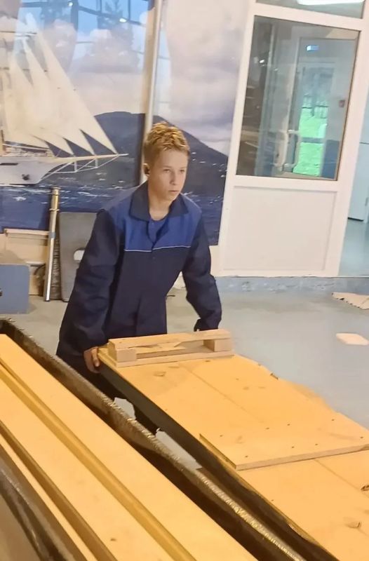 На судоверфи образовательного центра-кадетской школы «Корабелы Прионежья» идет строительство деревянной шхуны На судоверфи образовательного центра-кадетской школы «Корабелы Прионежья» идет строительство деревянной шхуны